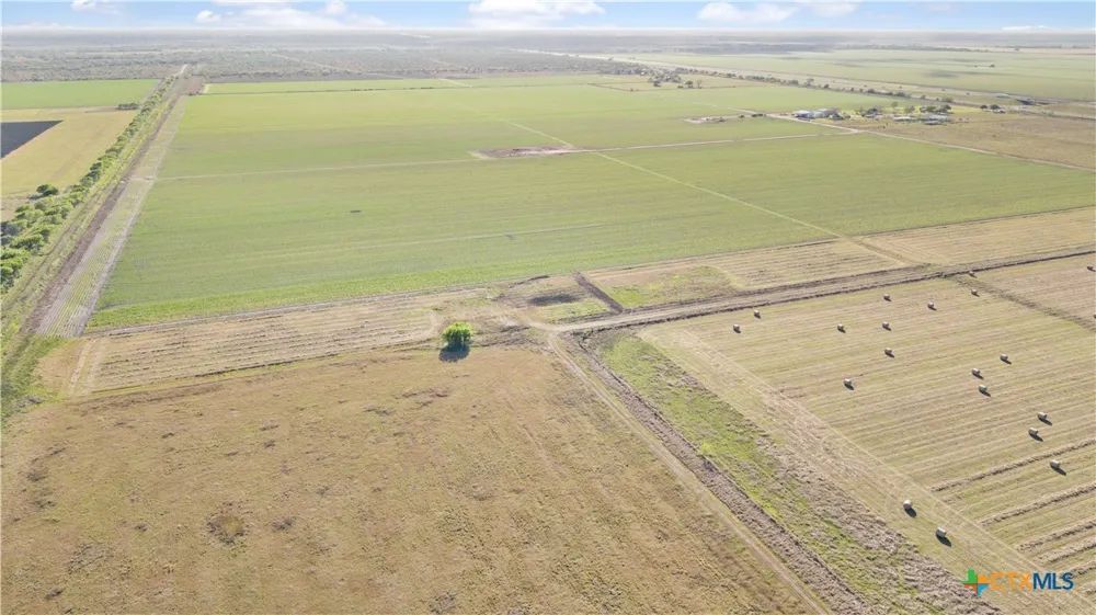 5629 Us-59 Edna, TX 77957