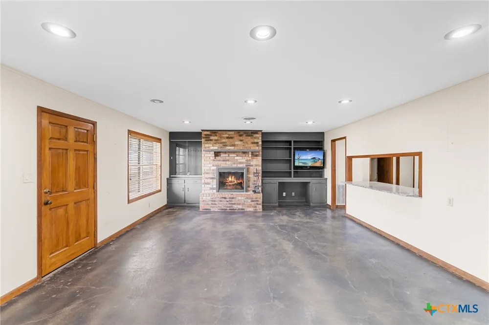 5629 Us-59 Edna, TX 77957