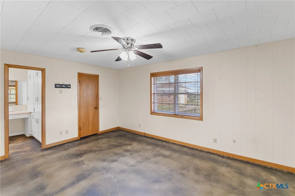 5629 Us-59 Edna, TX 77957