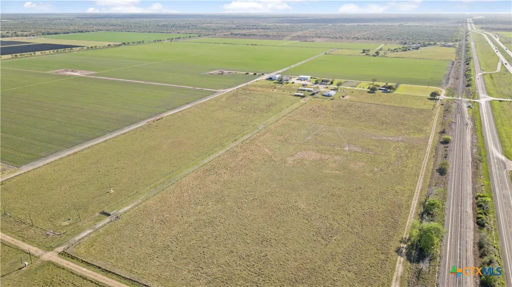 5629 Us-59 Edna, TX 77957