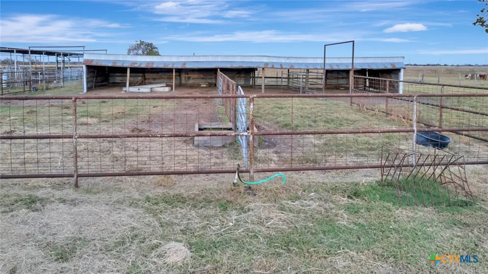 5629 Us-59 Edna, TX 77957