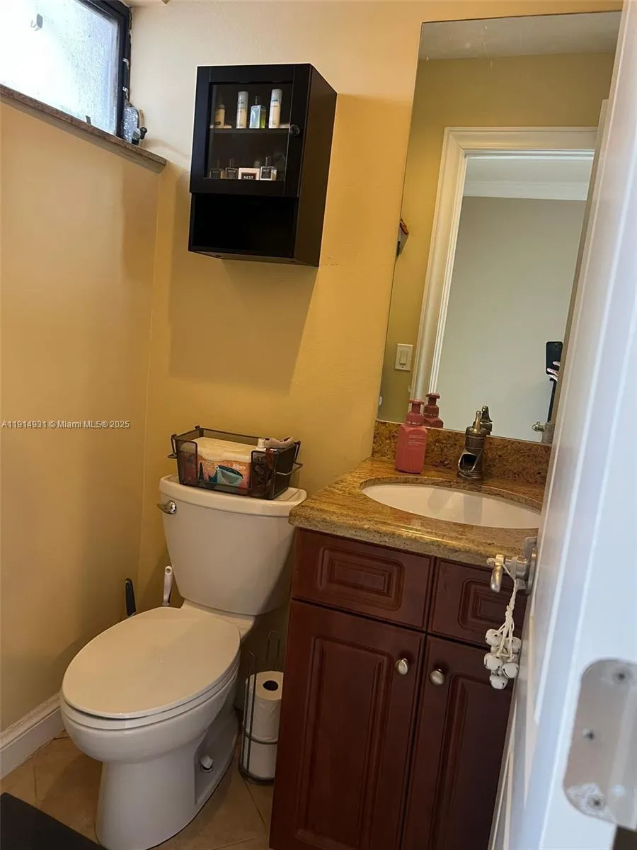 9894 Fairway Cove Ln Plantation, FL 33324