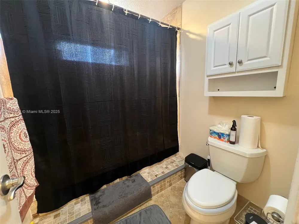 9894 Fairway Cove Ln Plantation, FL 33324