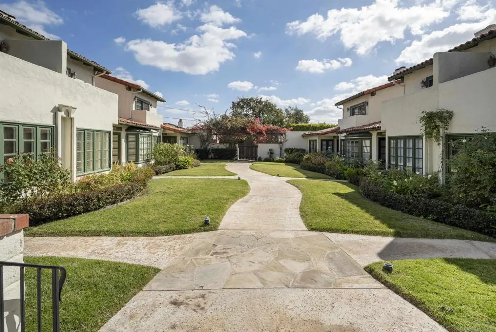 6129 La Flecha Rancho Santa Fe, CA 92067