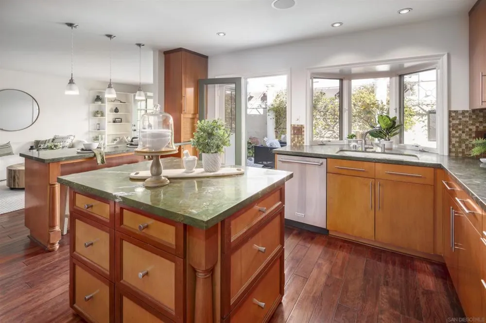 6129 La Flecha Rancho Santa Fe, CA 92067