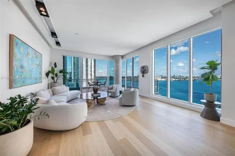 900 Brickell Key Blvd #1403