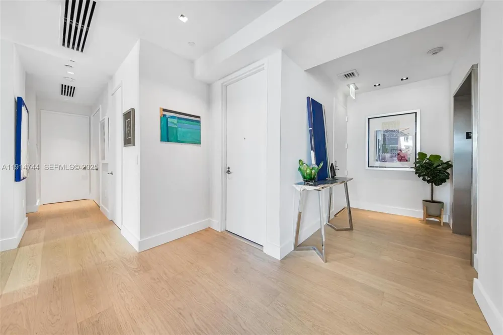 900 Brickell Key Blvd #1403 Miami, FL 33131