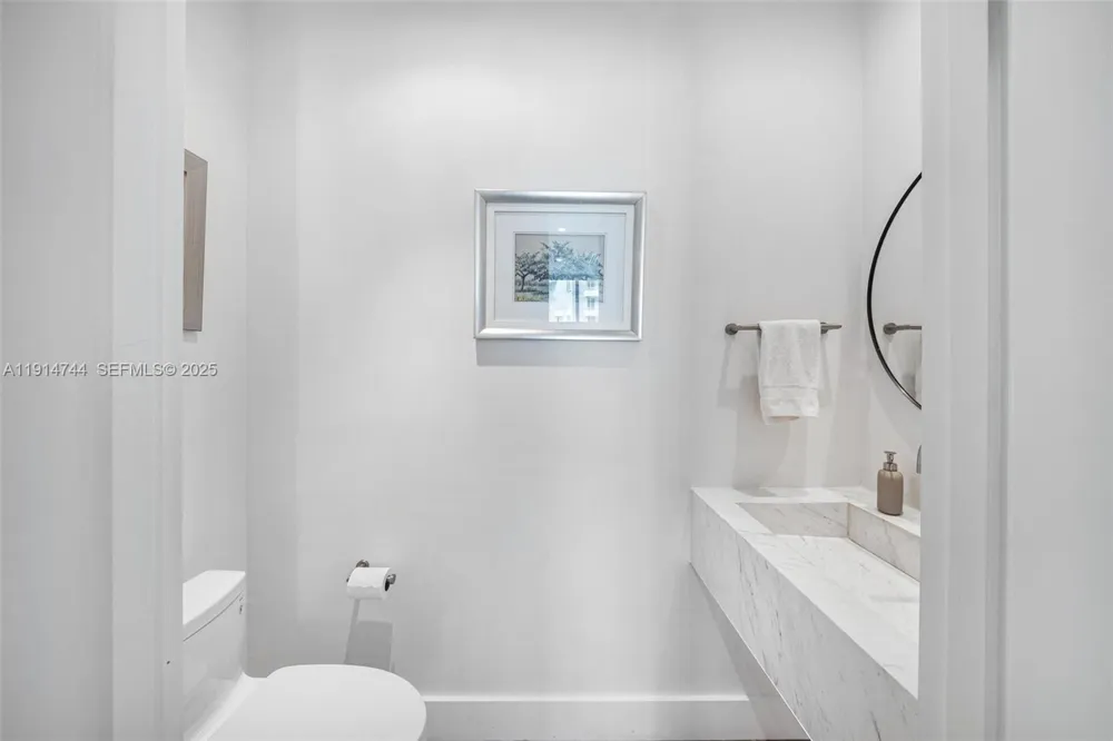 900 Brickell Key Blvd #1403 Miami, FL 33131