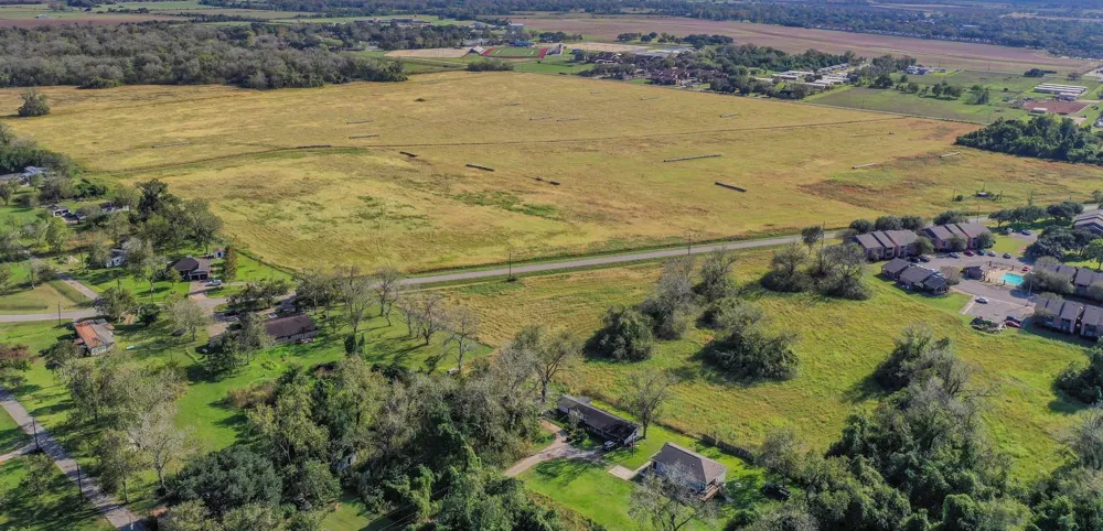 2320 County Road 166 Wharton, TX 77488
