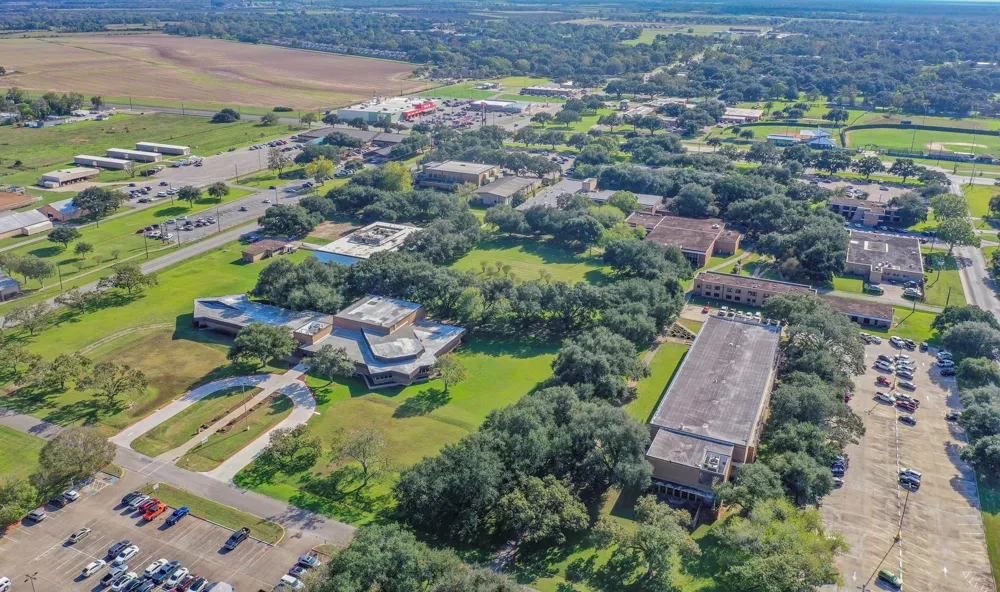 2320 County Road 166 Wharton, TX 77488