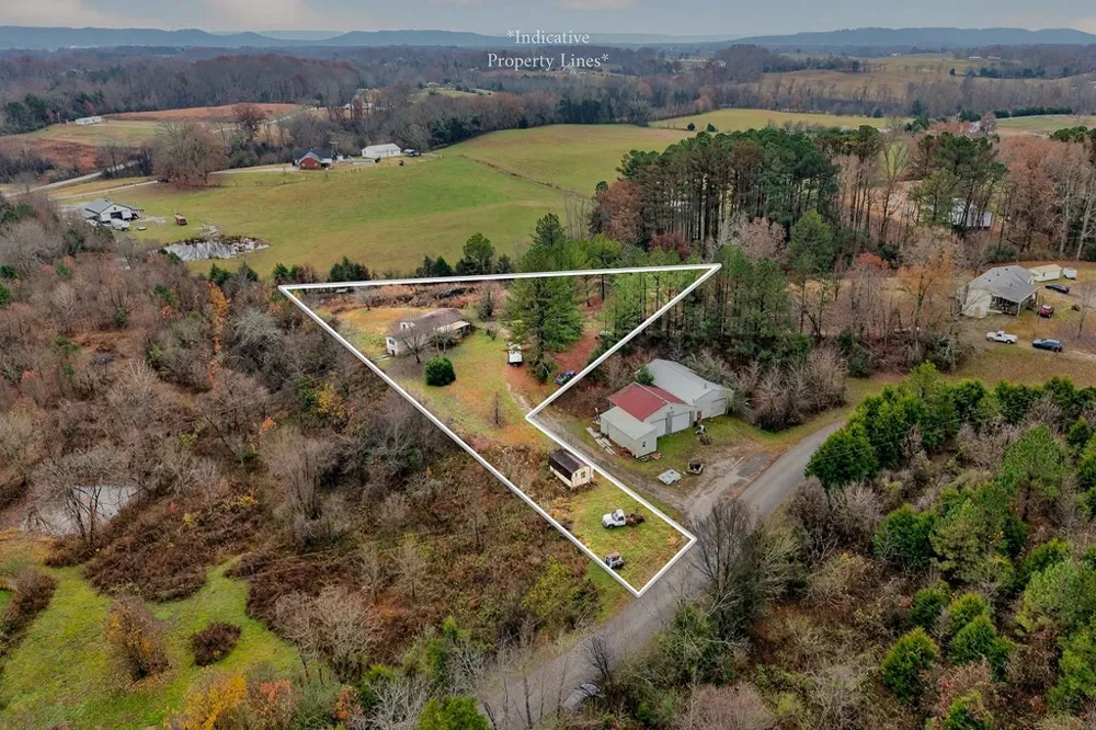 265 N Center Point Acres Walling, TN 38587
