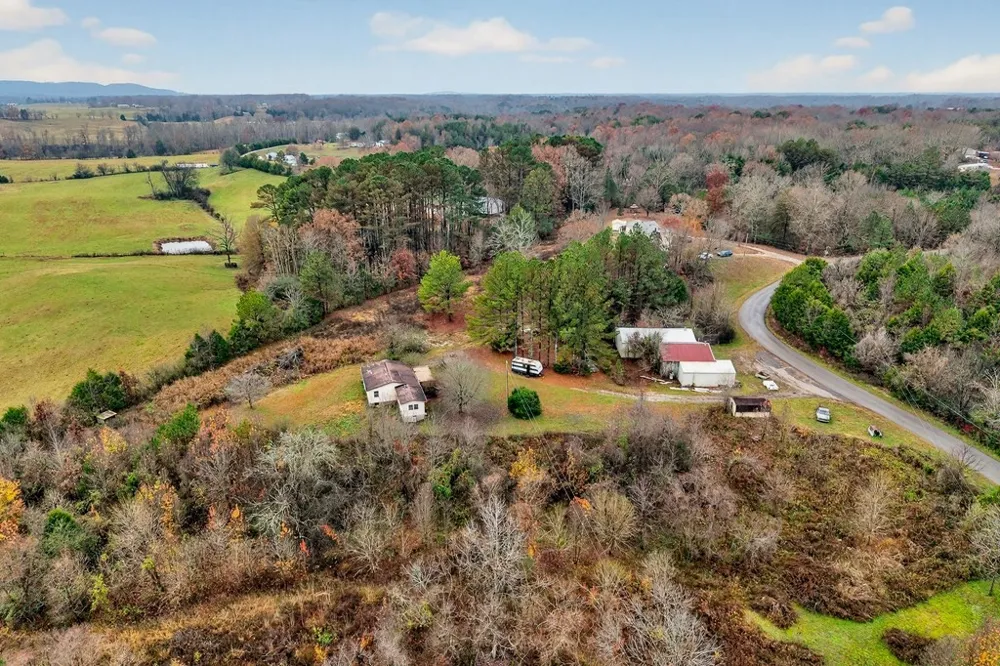 265 N Center Point Acres Walling, TN 38587