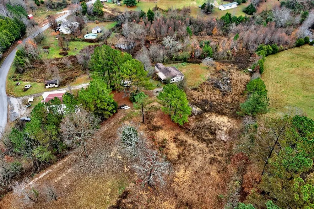 265 N Center Point Acres Walling, TN 38587