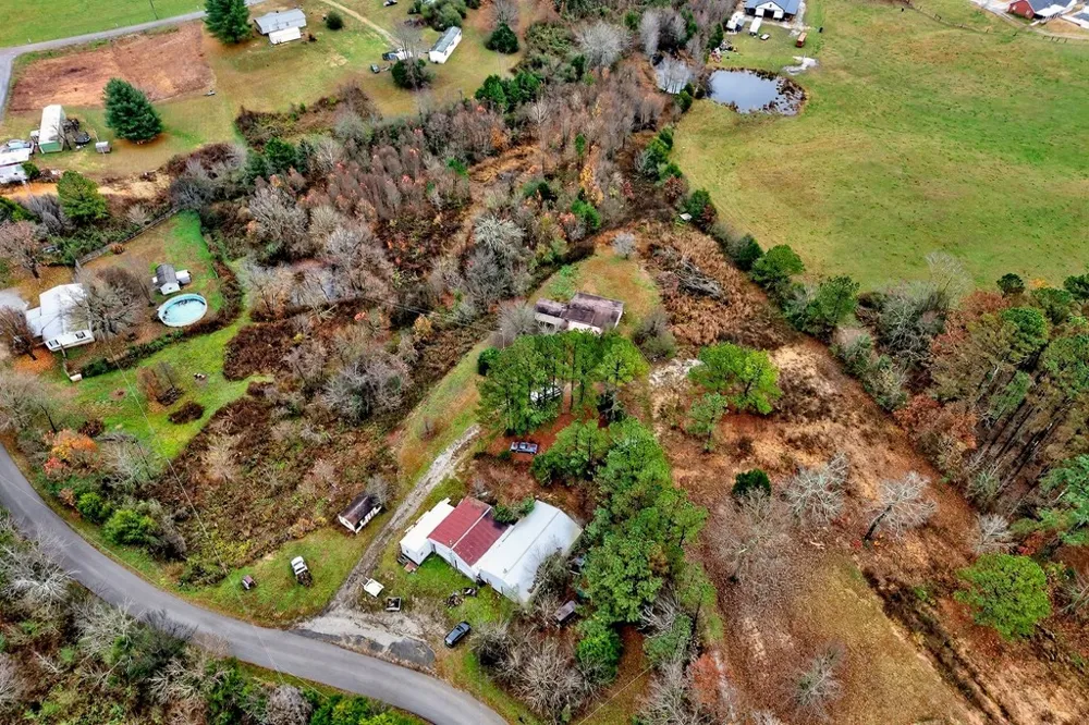 265 N Center Point Acres Walling, TN 38587