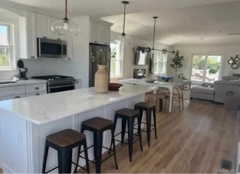800 Dune Road Westhampton Beach, NY 11978