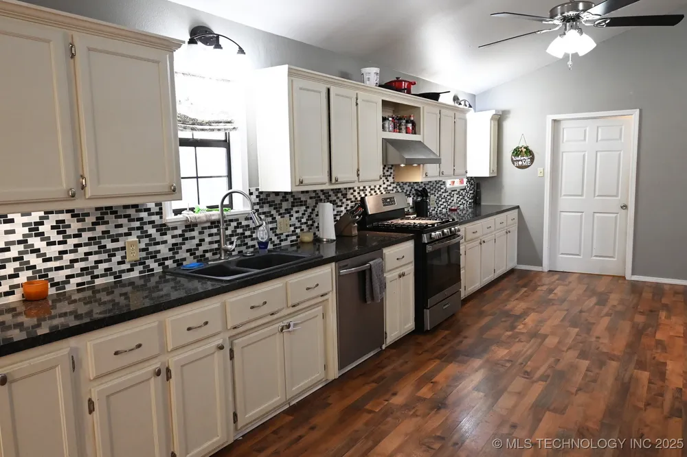 106219 S 4757 ROAD Muldrow, OK 74948