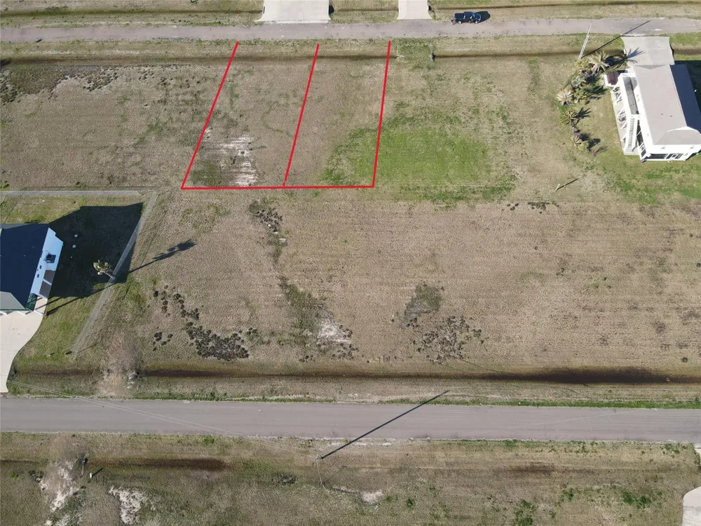 7 Cardinal Lane Smith Point, TX 77575