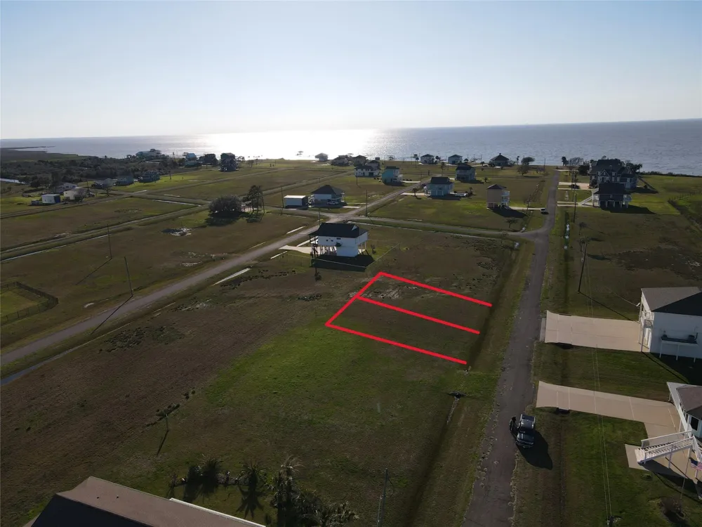 7 Cardinal Lane Smith Point, TX 77575
