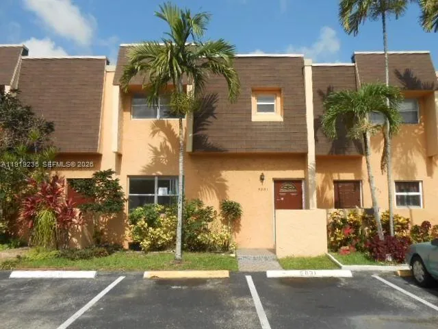 5831 Blueberry Ct #80 Lauderhill, FL 33313