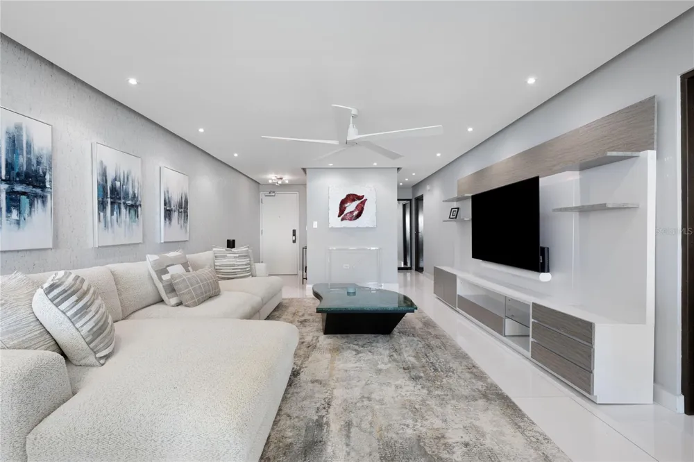 5575 AVENIDA ISLA VERDE #903 Carolina, PR 00979