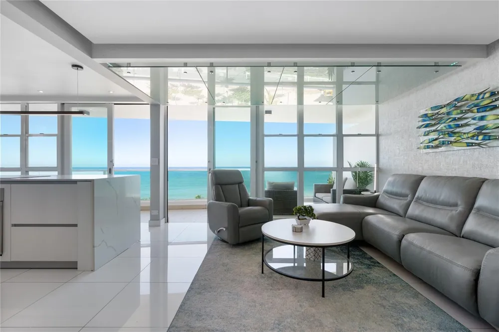 5575 AVENIDA ISLA VERDE #903 Carolina, PR 00979