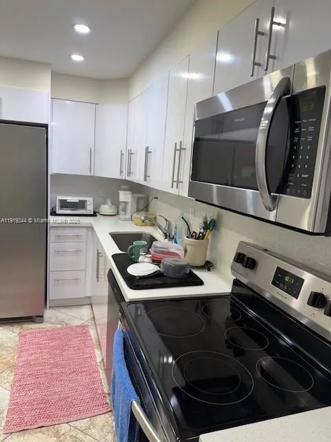 3701 Country Club Dr #706 Aventura, FL 33180