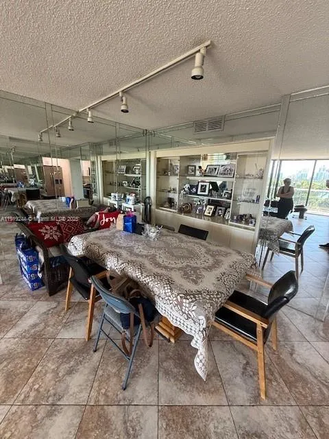 3701 Country Club Dr #706 Aventura, FL 33180