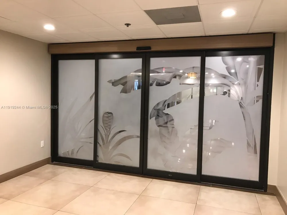 3701 Country Club Dr #706 Aventura, FL 33180