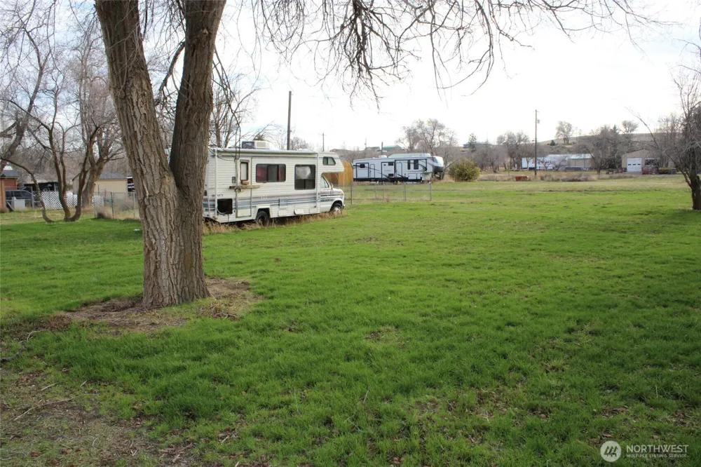 313 E Main Lind, WA 99341