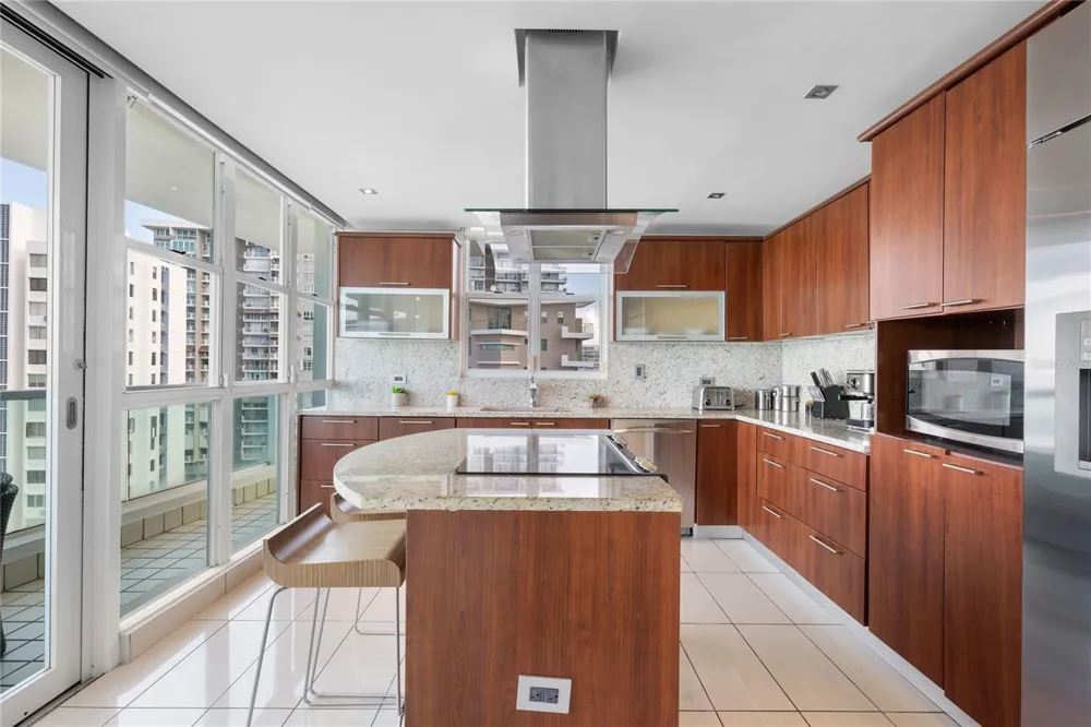 5575 AVENIDA ISLA VERDE #904 Carolina, PR 00979