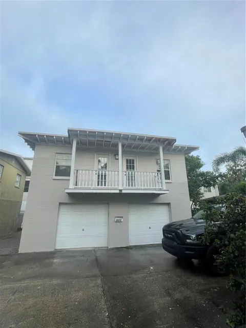 727 1/2 EDGEWATER DRIVE