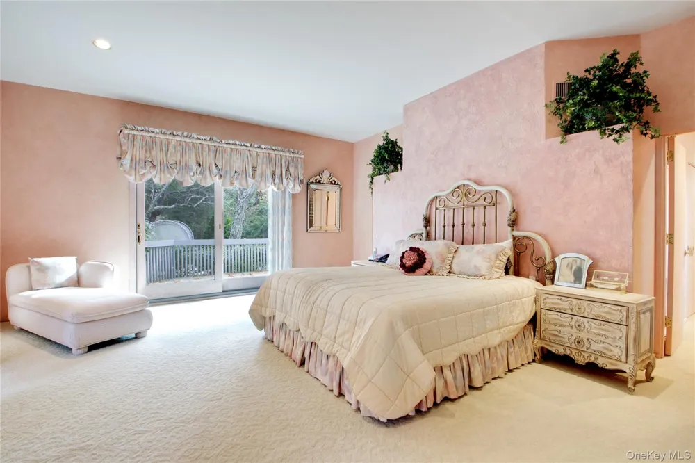 7 Pin Oak Court Old Brookville, NY 11545