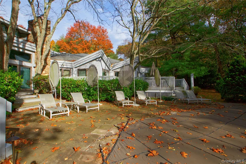 7 Pin Oak Court Old Brookville, NY 11545