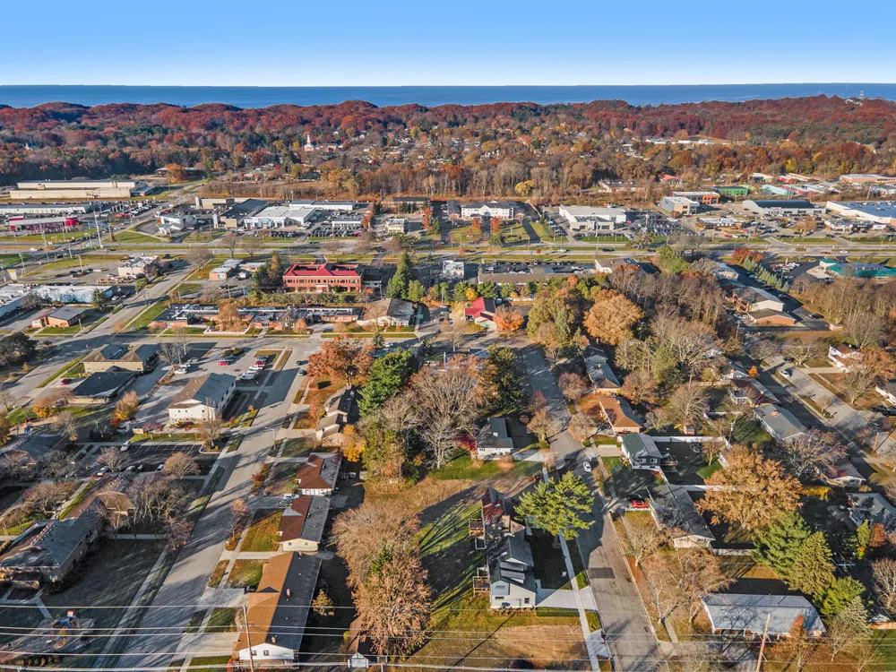 1032 Arlington Avenue Grand Haven City, MI 49417