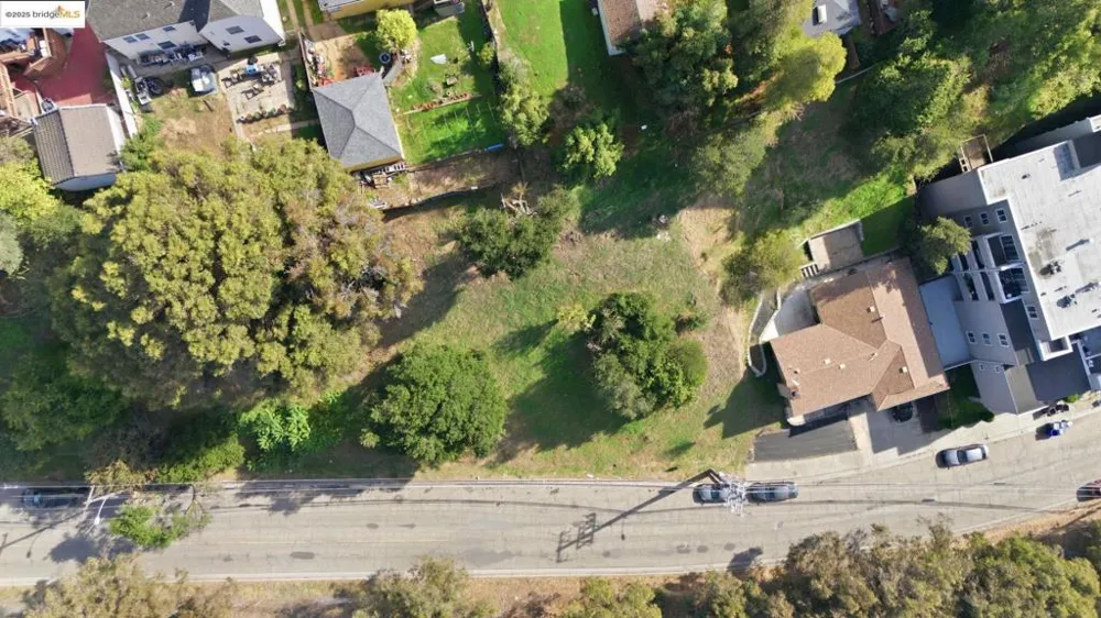 9670 Mountain Blvd Oakland, CA 94605