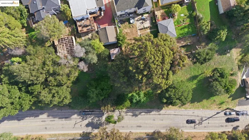 9670 Mountain Blvd Oakland, CA 94605