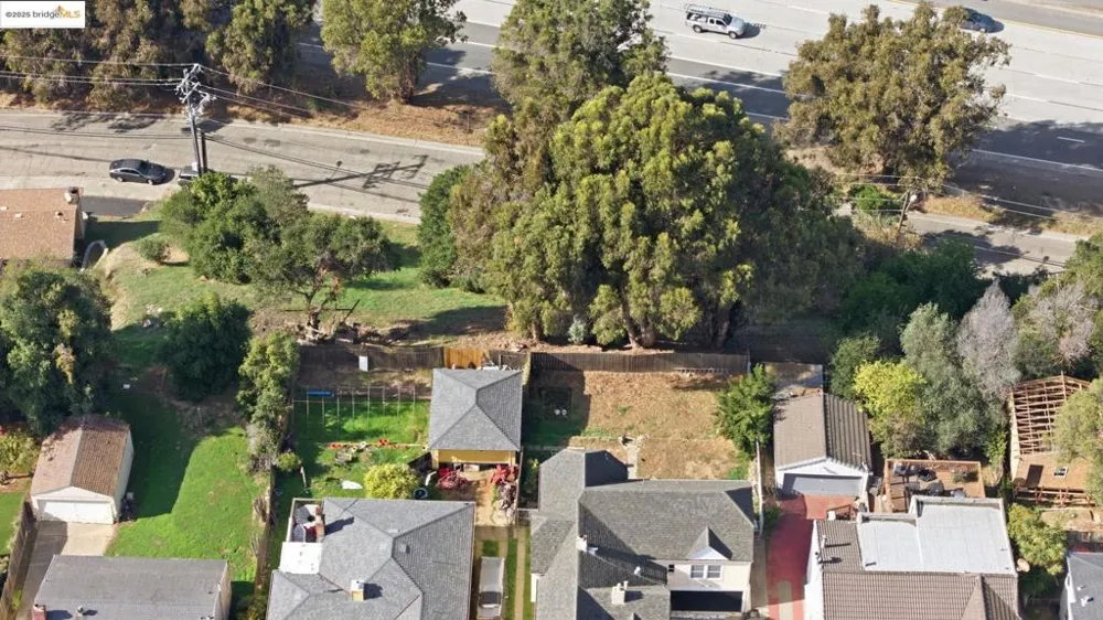 9670 Mountain Blvd Oakland, CA 94605