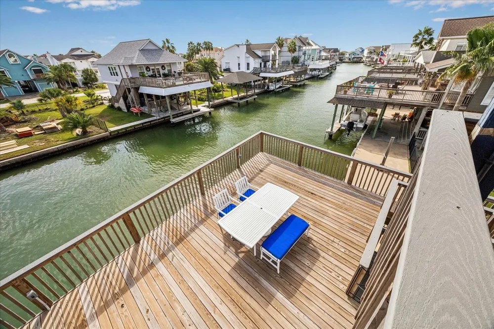 270 Isles End Road Tiki Island, TX 77554