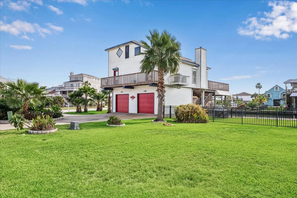 270 Isles End Road Tiki Island, TX 77554