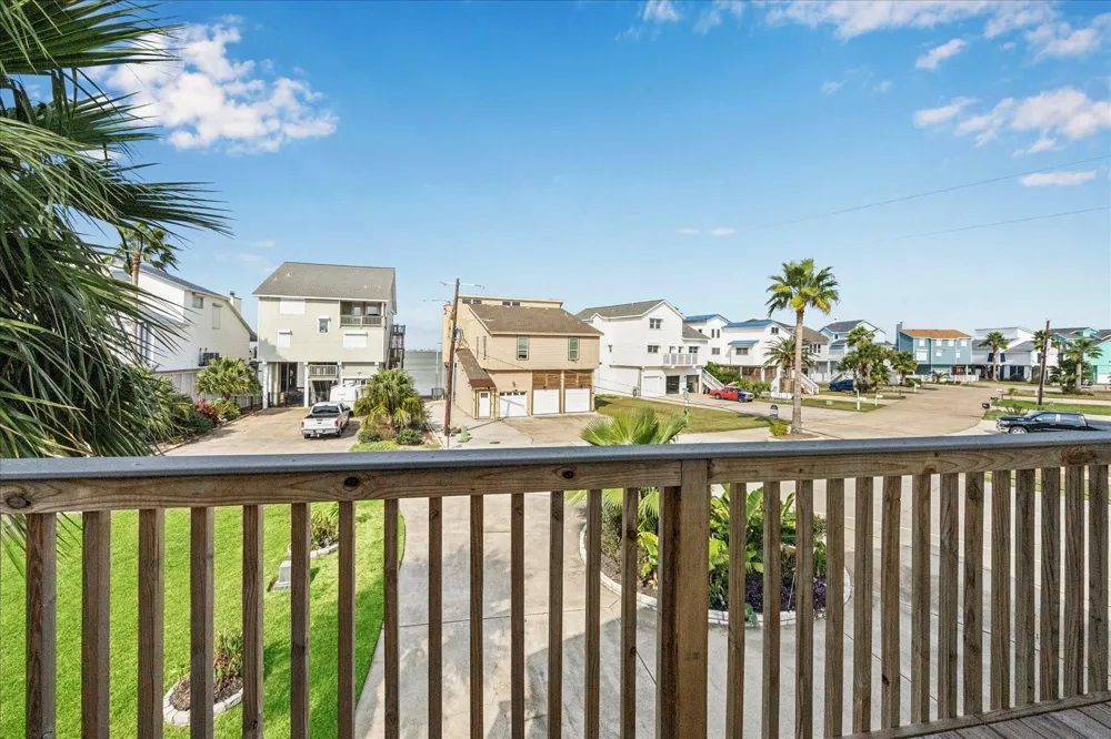 270 Isles End Road Tiki Island, TX 77554