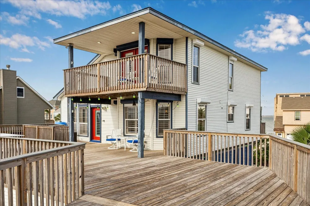 270 Isles End Road Tiki Island, TX 77554