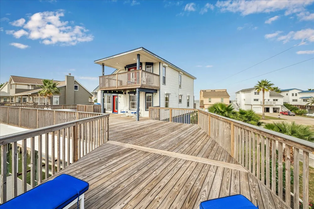 270 Isles End Road Tiki Island, TX 77554