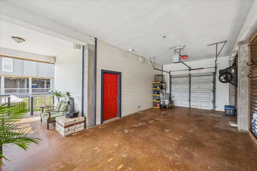 270 Isles End Road Tiki Island, TX 77554