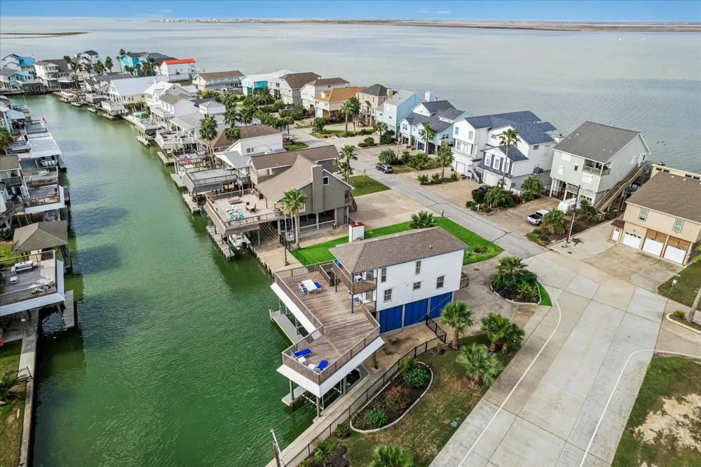 270 Isles End Road Tiki Island, TX 77554
