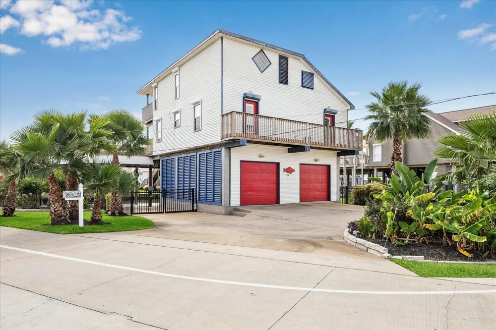 270 Isles End Road Tiki Island, TX 77554