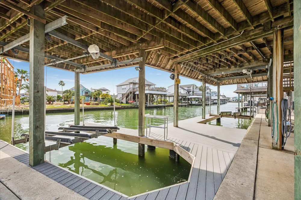 270 Isles End Road Tiki Island, TX 77554