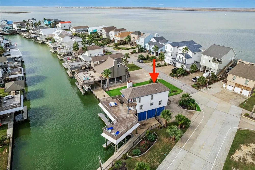 270 Isles End Road Tiki Island, TX 77554