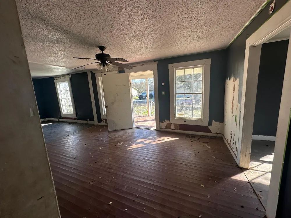 348 Walnut Street Donie, TX 75838