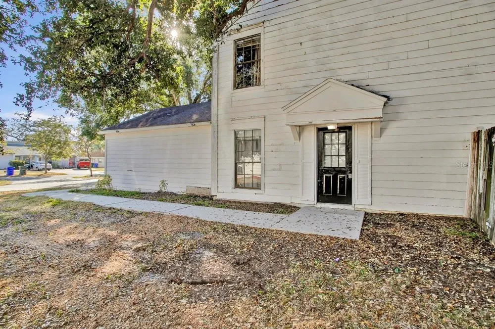 1817 CRYSTAL GROVE DRIVE Lakeland, FL 33801