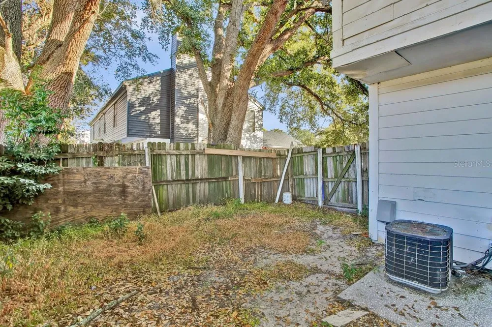 1817 CRYSTAL GROVE DRIVE Lakeland, FL 33801